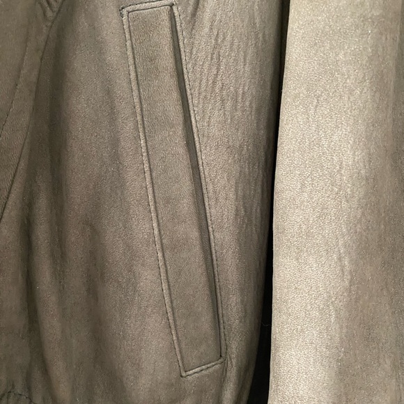 Gorgeous Kemosabe Lone Pine Olive Green Suede Coat with removable fur hood. - Picture 3 of 16